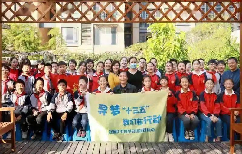 山东省淄博市第十中学勇夺第一届全国中学生排球区域联赛鲁豫区域决赛男子组冠军、女子组季军